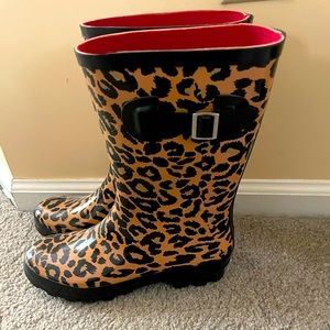 Leopard rain boots